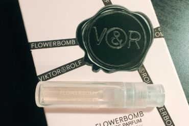 【香水レビュー】Viktor&Rolf Spicebomb